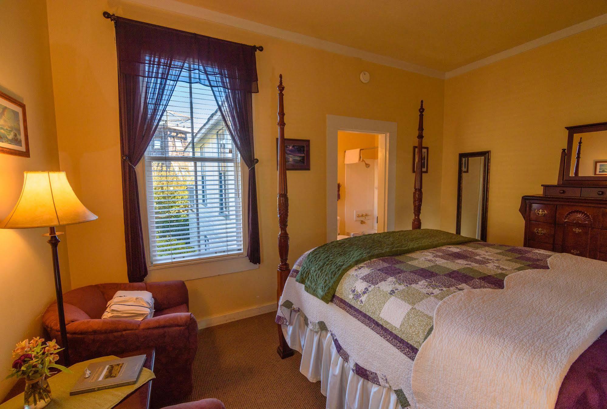 Nicholson House Inn & Spa Мендосино Екстериор снимка